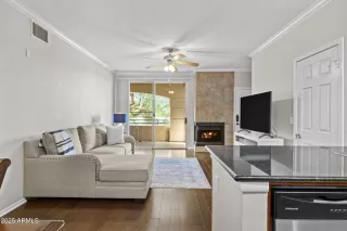 Photo #5: 6940818 Listing