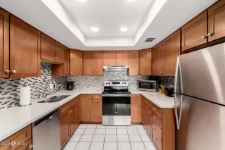 Photo #3: 6940840 Listing