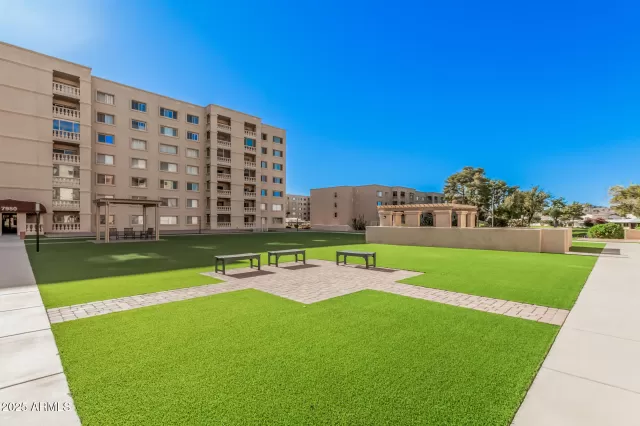 MLS: 6940842 Condo For Sale