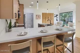 Photo #4: 6940944 Listing 