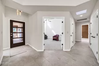 Photo #5: 6940949 Listing 