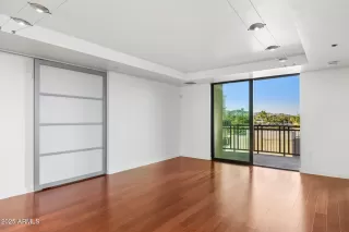 Photo #6: 6940966 Listing