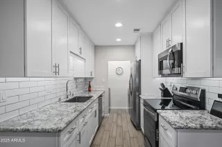 Photo #3: 6941036 Listing 