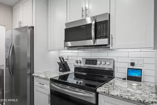 Photo #5: 6941036 Listing 