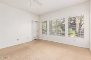 Photo #6: 6941072 Listing