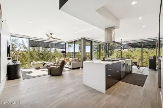 Photo #5: 6941141 Listing