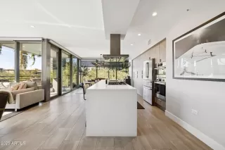 Photo #6: 6941141 Listing