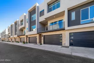 Photo #2: 6941168 Listing