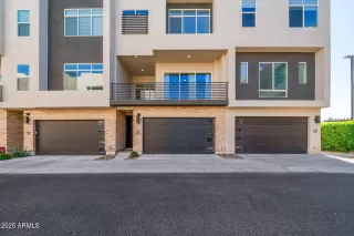 Photo #3: 6941168 Listing