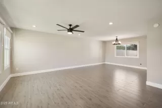 Photo #5: 6941283 Listing