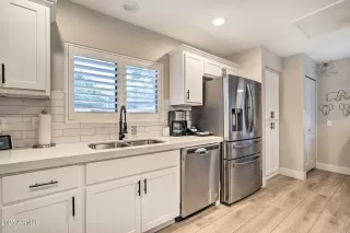 Photo #3: 6941308 Listing 