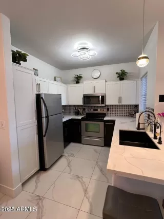 Photo #2: 6941336 Listing 