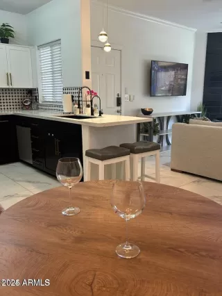 Photo #5: 6941336 Listing 