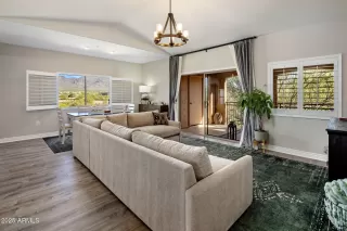 Photo #4: 6941449 Listing 