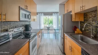 Photo #5: 6941480 Listing