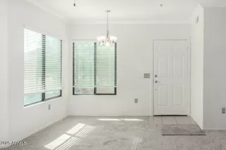 Photo #6: 6941485 Listing