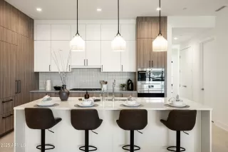 Photo #2: 6941512 Listing