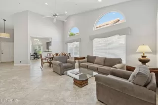 Photo #6: 6941580 Listing 