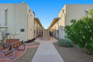 Photo #2: 6941660 Listing 