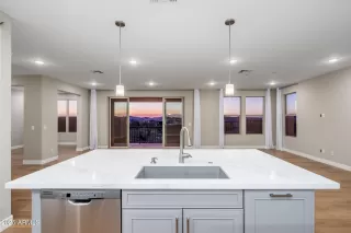 Photo #5: 6941695 Listing 