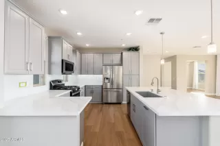 Photo #6: 6941695 Listing 