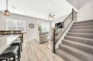 Photo #5: 6941858 Listing