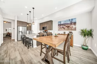 Photo #6: 6941858 Listing