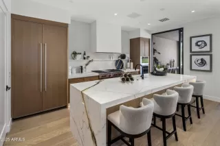 Photo #4: 6941927 Listing 