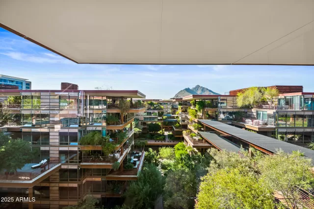 MLS: 6941976 Condo For Sale