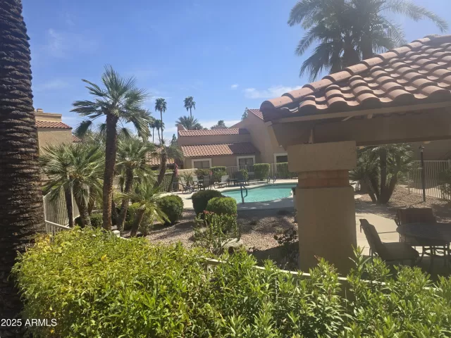 MLS: 6942024 Condo For Sale