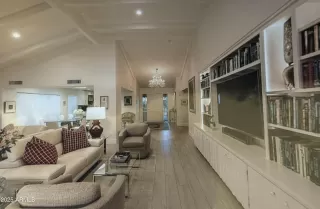 Photo #1: 6942062 Listing