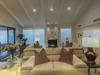 Photo #4: 6942062 Listing