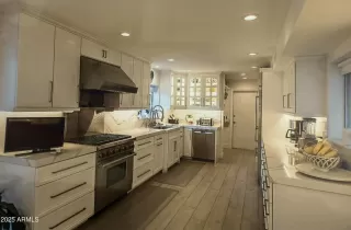 Photo #5: 6942062 Listing