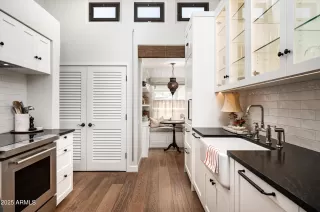 Photo #5: 6942125 Listing 