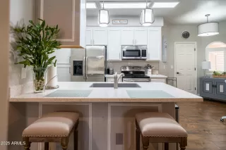 Photo #2: 6942161 Listing 