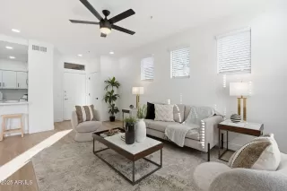 Photo #6: 6942430 Listing 