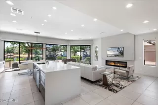 Photo #5: 6942566 Listing