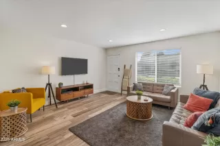 Photo #3: 6942646 Listing