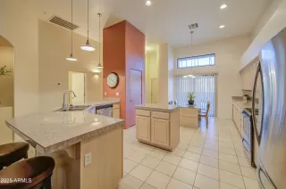 Photo #4: 6942744 Listing