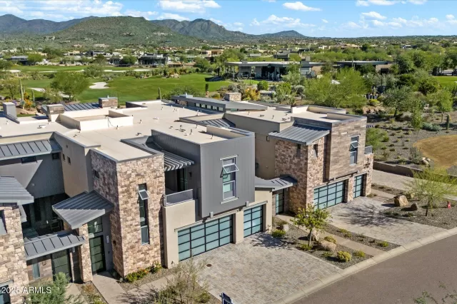 MLS: 6942788 Condo For Sale