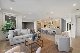 Photo #2: 6942788 Listing