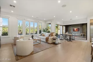 Photo #3: 6942788 Listing