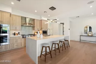 Photo #4: 6942788 Listing