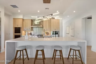 Photo #5: 6942788 Listing