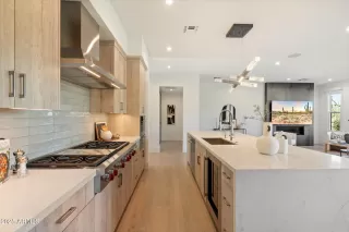 Photo #6: 6942788 Listing