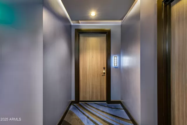 MLS: 6942982 Condo For Sale