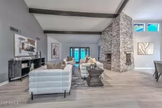 Photo #6: 6943132 Listing