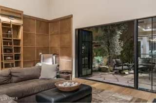 Photo #6: 6943281 Listing