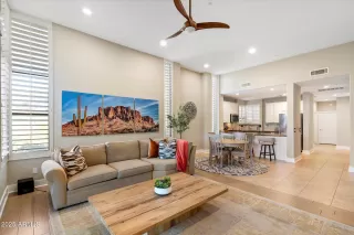 Photo #4: 6943283 Listing