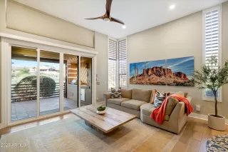 Photo #5: 6943283 Listing